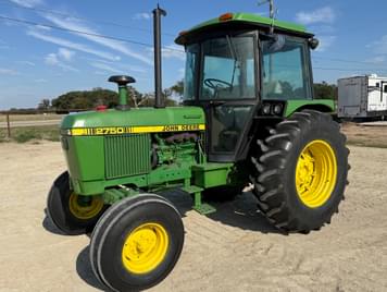 Main image John Deere 2750